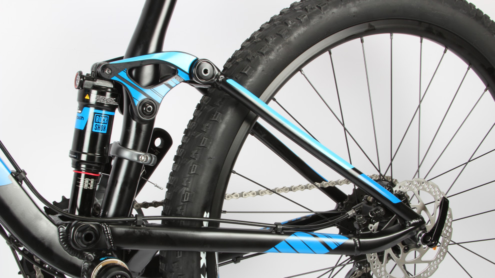 <p>No rear pivot and the lower shock mount shares the same mounting point as the swing-arm - it really is a clean and simple design.</p>